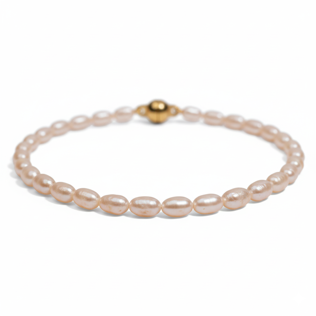 Perlenarmband mit vergoldeter Magnetschließe