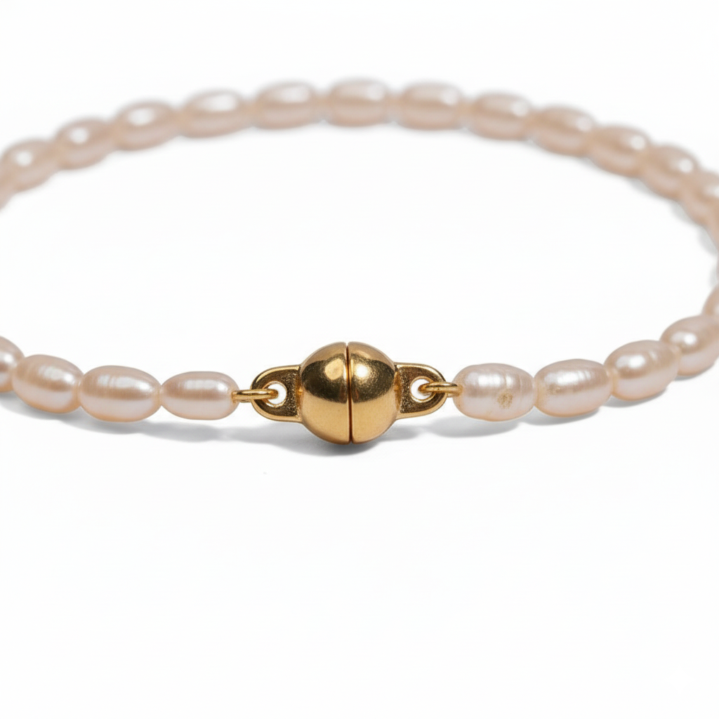 Perlenarmband mit vergoldeter Magnetschließe